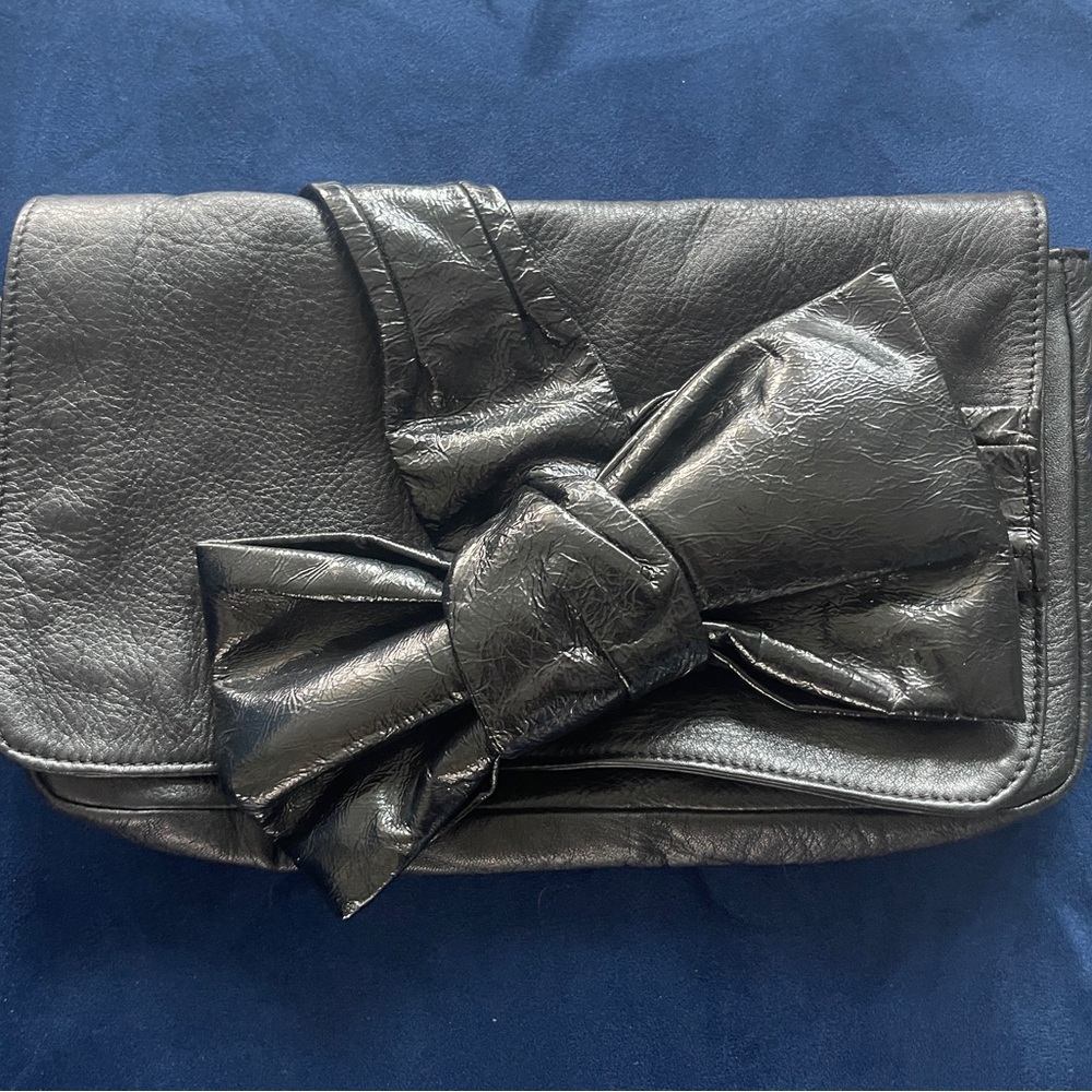 See by Chloé Rodas Black Leather Bow Crossbody Purse $450 - Picture 3 of 7